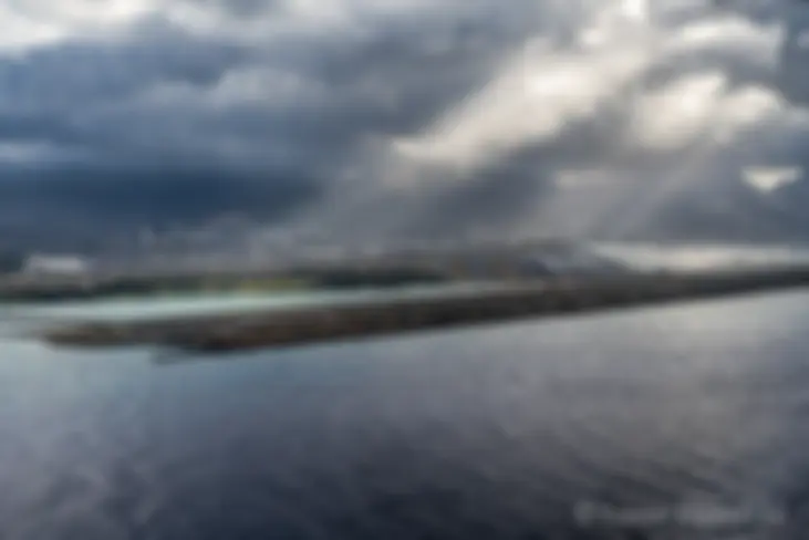 Landing Honolulu 4Right in the morning light . . .